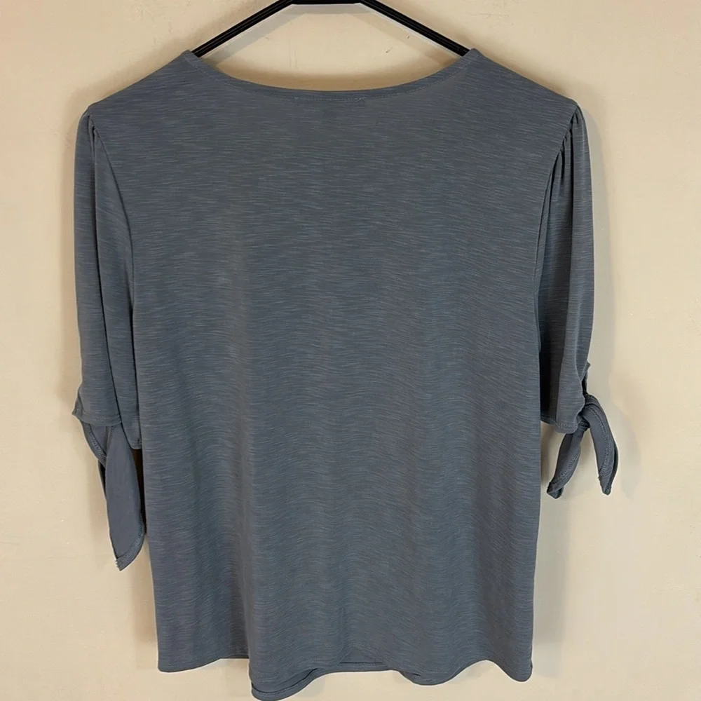 Green Envelope Gray Top with Tie Sleeves Size Medium